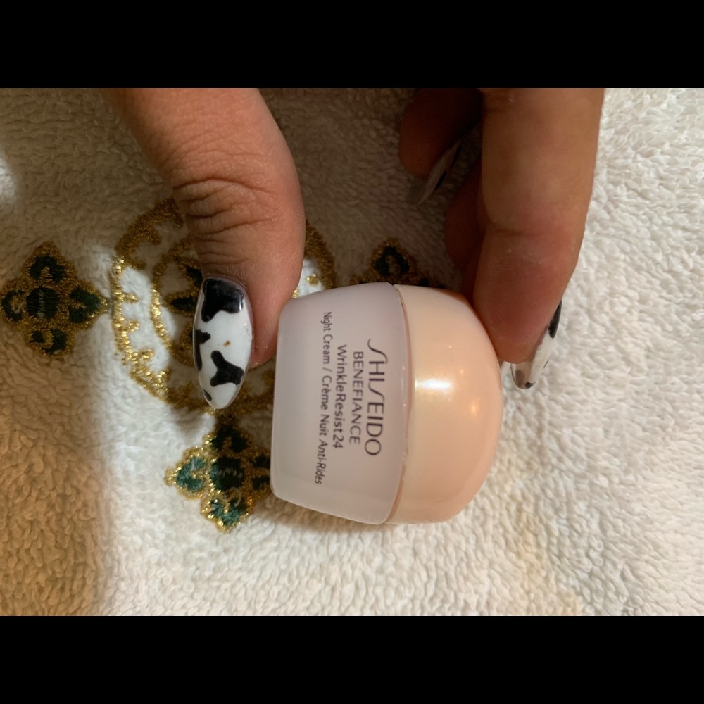 Shiseido night wrinkle resistant eye cream